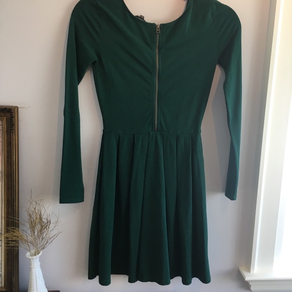 ARITZIA TALULA forest green dress - Picture 8 of 8